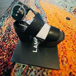 Dollskill, La Moda, black platform sandals, new in box, size 9